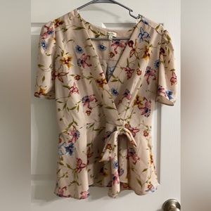 Pink floral blouse💕🌸